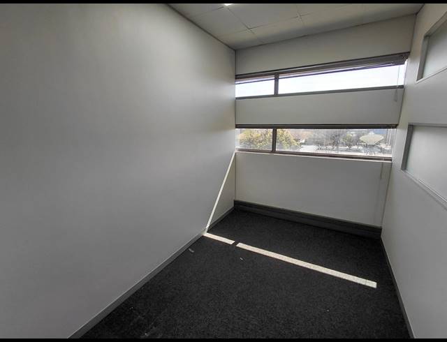 183M² OFFICE TO LET IN MIDRIDGE PARK